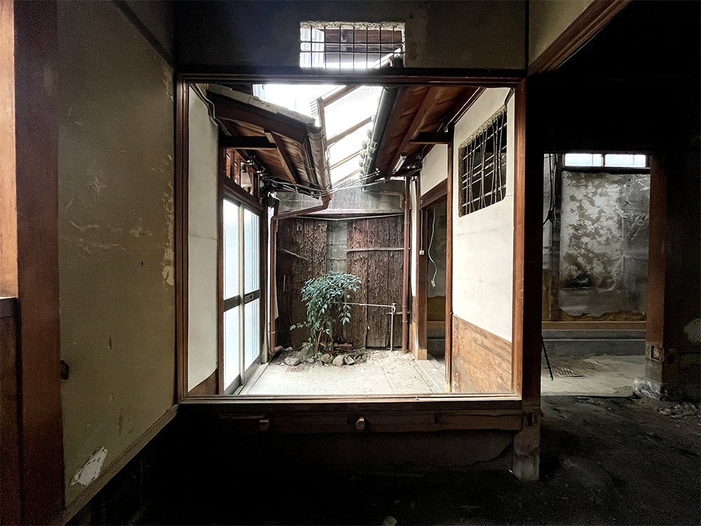 design_it_archi's tweet photo. 鞍馬口の京町家の改修計画。
仕舞屋造の伝統的な建物の骨格は残しつつ、現代的な住まいへと作り替えていきます。 https://t.co/c89Qow8fJ3