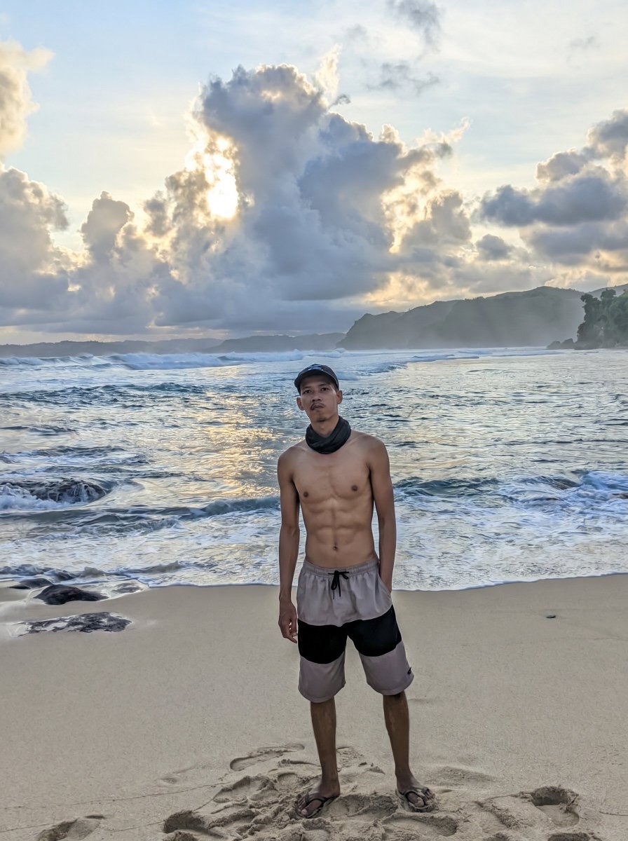 amunterra's tweet photo. Gak nyangka pantai seindah ini masih jarang diketahui orang. 

📍 Pantai Molang, Tulungagung https://t.co/Bp8NpUp9nB