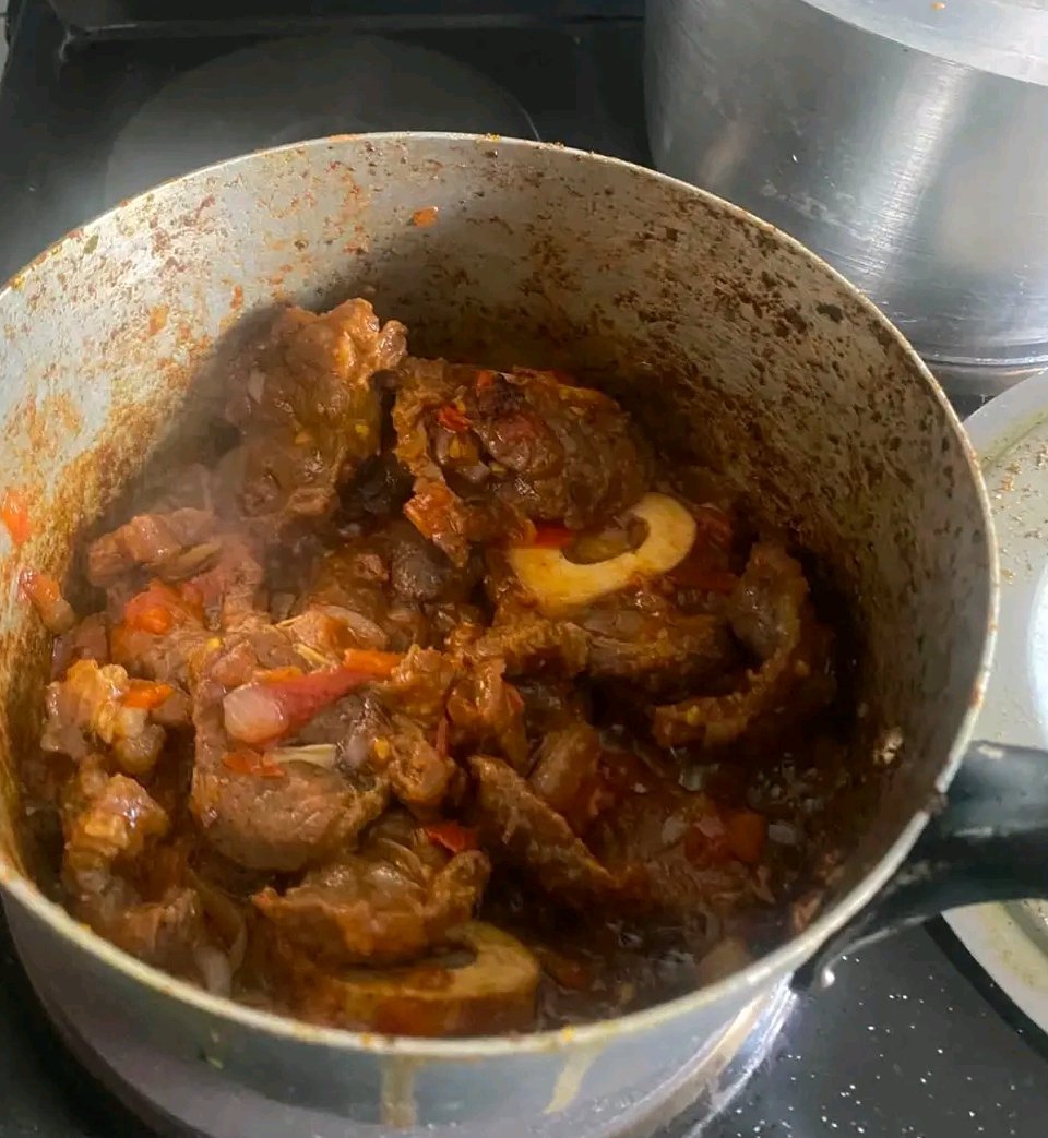 exposeke's tweet photo. Only hot pepper 🌶️ what else would you add, ugali or spaghetti ? 😋 https://t.co/hisZW5nUv9