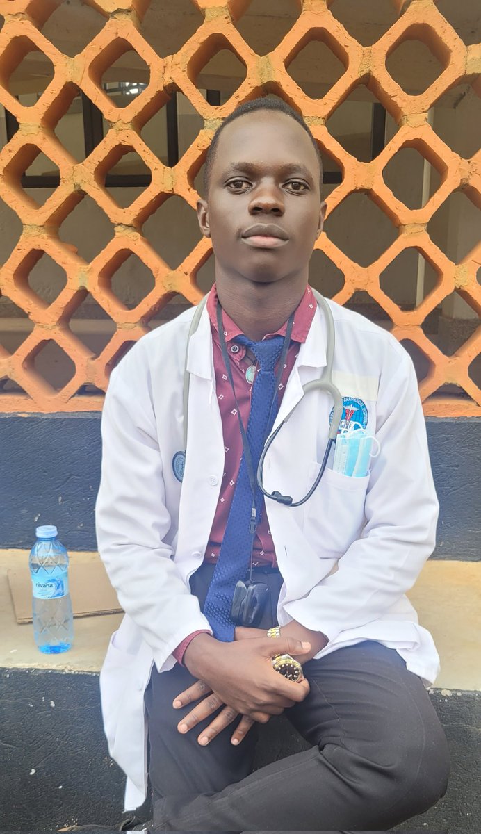 messiwilliams30's tweet photo. Anyone need of a clinician am available 
Fresh from school knowledgeable, no experience but willing to learn https://t.co/YEqwfATvFs