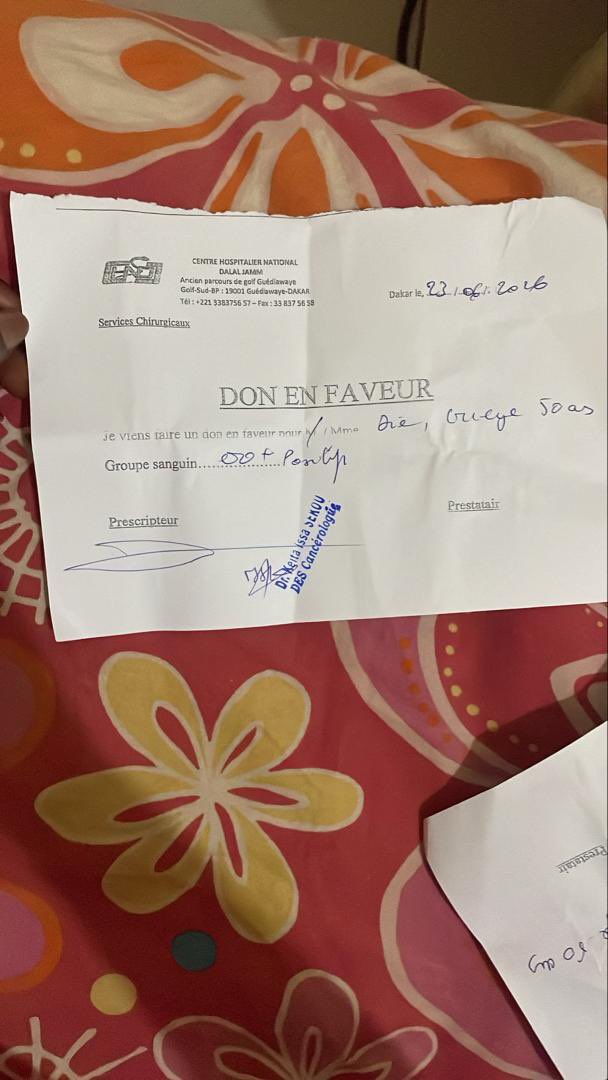 Debbo221's tweet photo. Elle fait parti des femmes qui sont à la Maison des malades atteints de cancer à sicap mbao. On doit lui faire une intervention et elle a besoin de poches des sang. Son groupe sanguin OO+ 
Merci de contacter Mme Sokhna Fall pour plus d’infos 775100438
RT svp c’est une urgence https://t.co/qlsKk3xUtQ