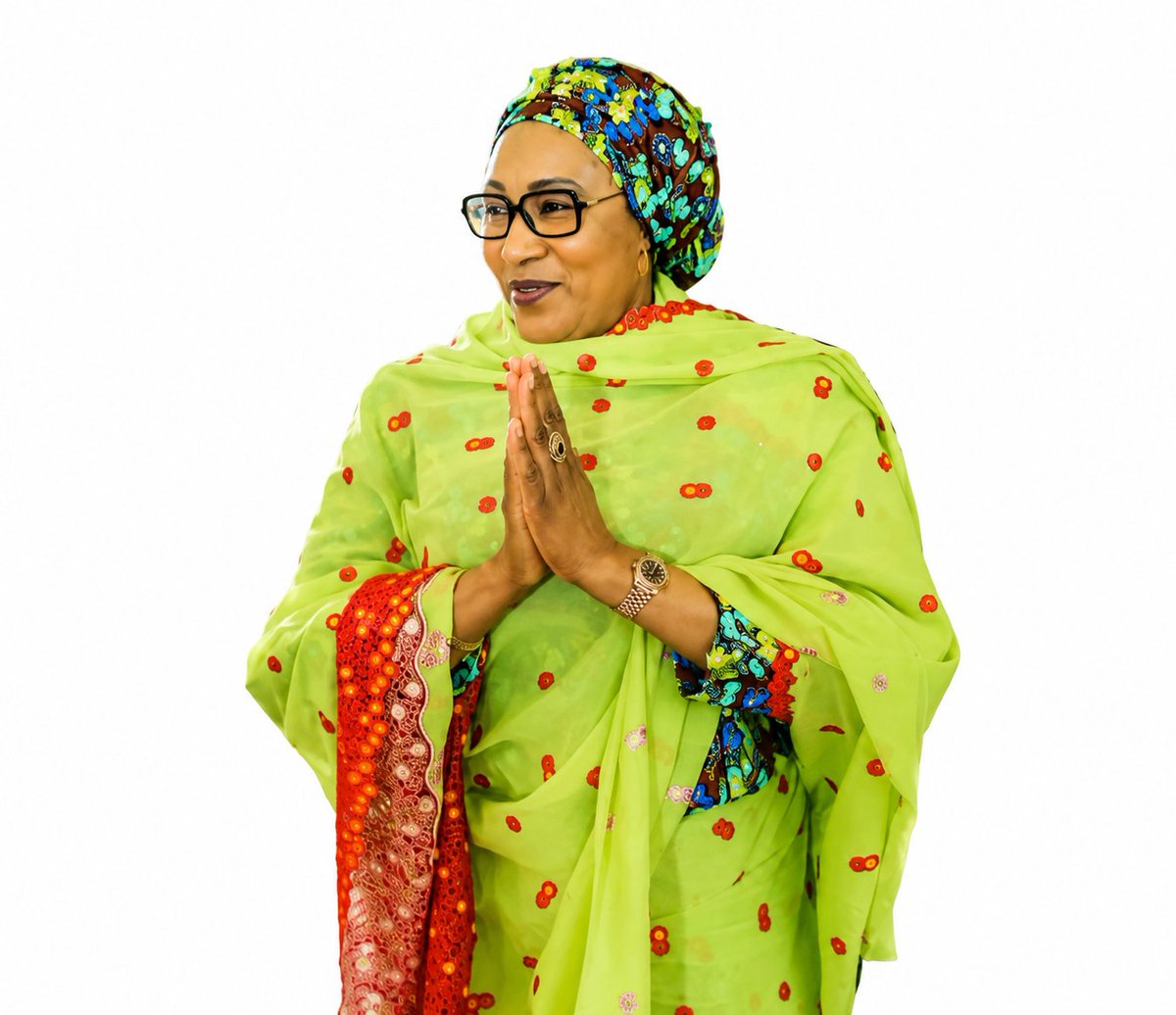 v79158's tweet photo. Mommy Hajia Nana Shettima @kujarima, on this blessed holy Friday,
may Allah reward your kindness abundantly, protect you and your family, guide your every step and grant you continued wisdom, grace and long life in His service.

Jumma Mubarak. May Allah's blessings, mercy, and favor always be with you our compassionate and elegant mommy Ameen.🙏🙏❤️♥️
