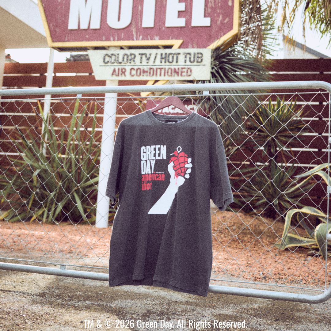 GOOD_ROCK_SPEED's tweet photo. GREEN DAY Collection.

時代を変えたパンクロックの空気を、
グラフィックTシャツという形で。

ヴィンテージライクな風合いと、
日常に馴染むシルエットで仕上げました。