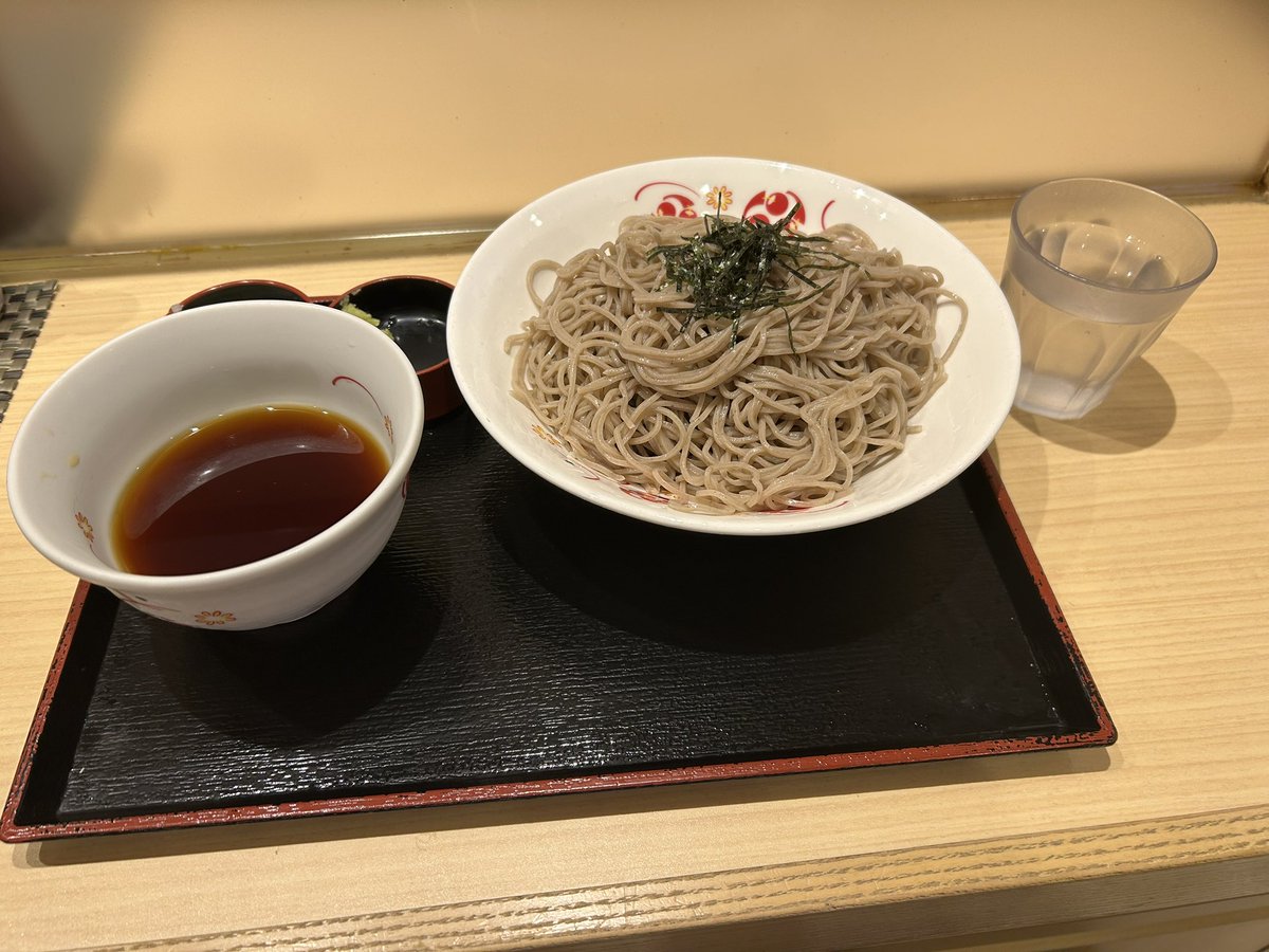 coto_no_math's tweet photo. 最近のマイブームは立ち食いそば！
早い安い美味いで最高♡
あかんのがハマりすぎて今日朝昼晩全部そばやった笑
まぁ二郎1回食べるより健康的やろ() https://t.co/hg1N8ICdzZ