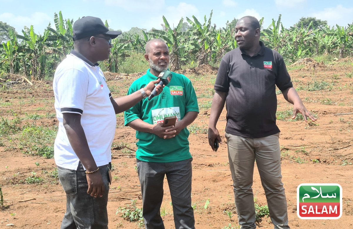 SalamTvUG's tweet photo. Prospective buyers from various regions are converging on Salam Estates Phase 3 along Kalasa Ssemuto Road. The unveiling coincides with Mahmood Khalid, the Northern Region Manager of Salam TV, receiving his land from Infotrust Property Consultants.

#SalamOmumanyi #SalamUpdates https://t.co/wDNorVdBKA