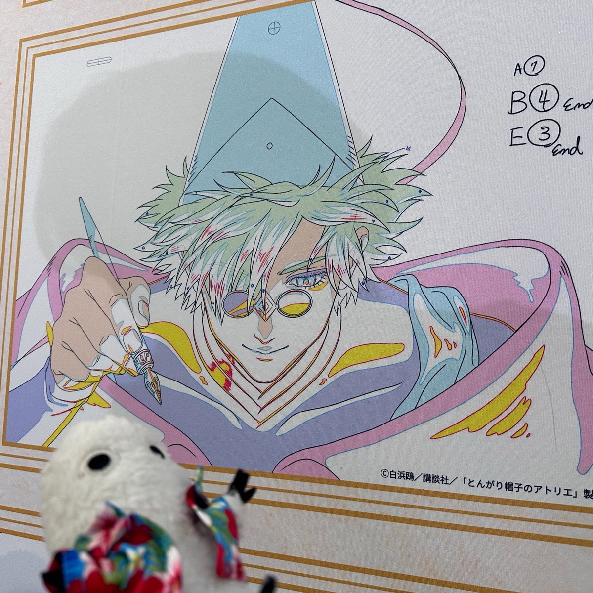 shirahamakamome's tweet photo. クランチロールさんゾーンにある素敵なとんがり帽子のブースも見学させていただきました✨扉窓を潜った中に魔法の世界が広がってます。アニメのワンカットや原画の展示なども充実していてめちゃくちゃ美しいです！ありがとうございます💕 https://t.co/znrvEvyqpV