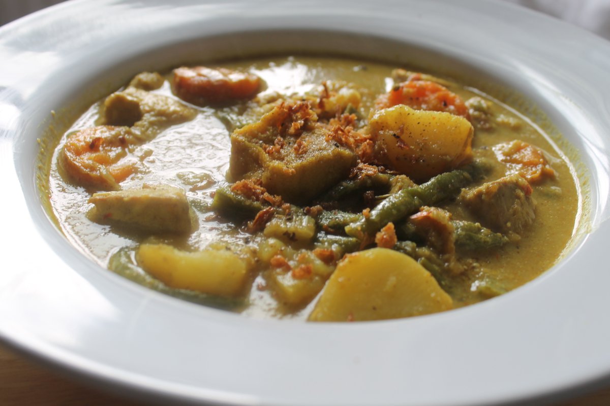 KarenLakeman's tweet photo. https://t.co/2v5g3Ug5y1
This vibrant, creamy easy vegan golden Thai curry is the ultimate plant-based comfort food, packed with aromatic spices and layered flavours.
#VeganCurry #ThaiCurry #EasyVeganRecipe #PlantBasedRecipe #OnePot https://t.co/CFkYKCBMvR