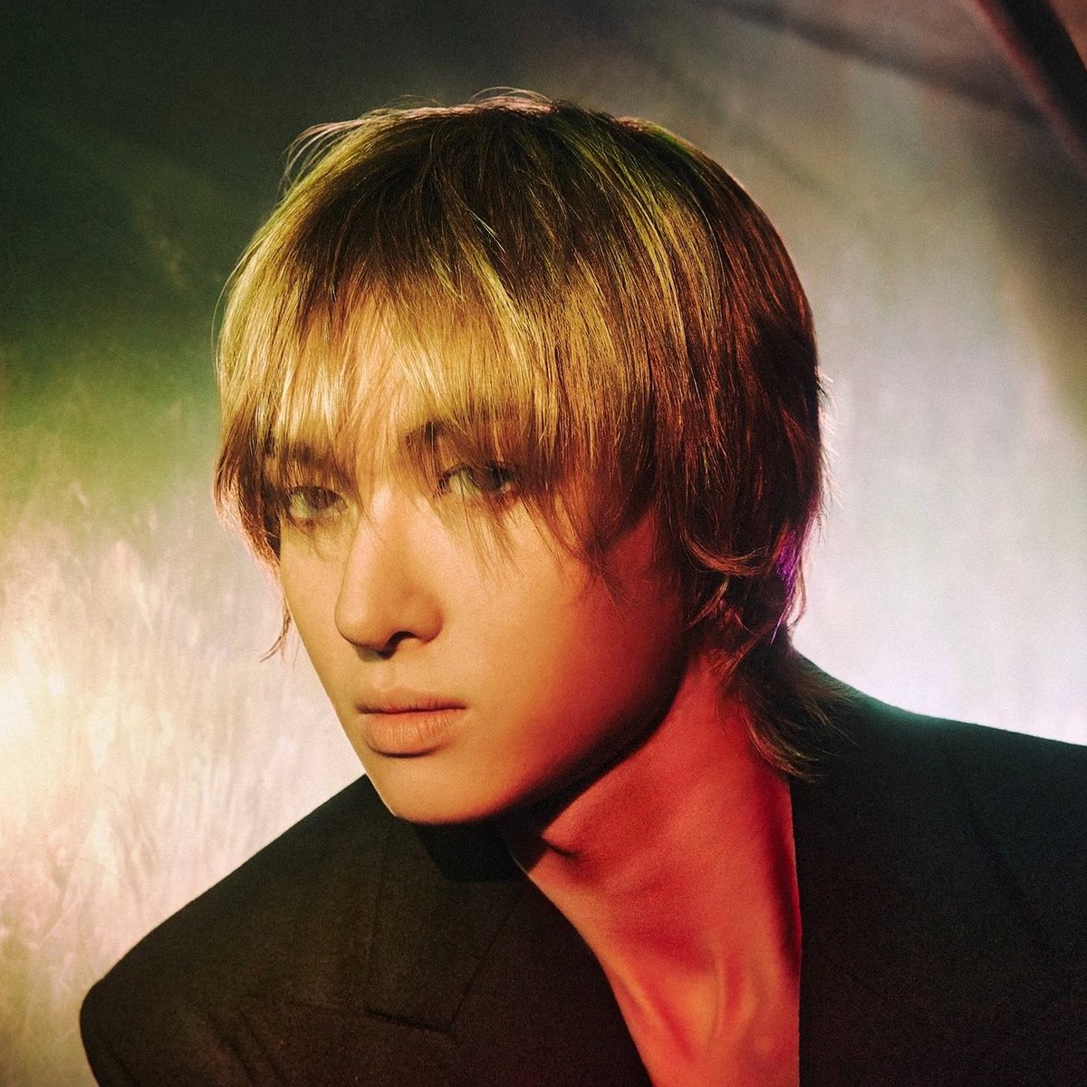 bluelips888's tweet photo. @GQKOREA @MartinEdwardsID @YSL @cortis_bighit Hair-down Martin or slicked-back Martin… who’s your favorite? 👀

Drop your favorite with the hashtags below!

#MARTINxSaintLaurent
 #SaintLaurentSS27 @YSL @Cortis_Bighit https://t.co/mvzRNOj1eK