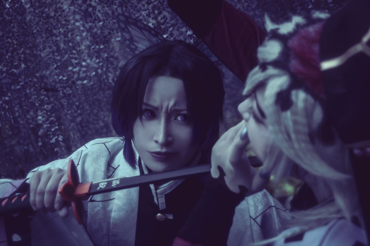 kutsunamocchi's tweet photo. 【鬼滅の���/コスプレ】
ーーーーーーーーーーー

　　　慈愛と憎悪

ーーーーーーーーーーー
童磨＊もっち
胡蝶しのぶ＊深槻ちゃん(@2k1_june)
Photo＊花ゆんさん(@yun_3985)
※ロケ地撮影許可済
※花には触れないよう撮影しています
#douma #shinobukochou https://t.co/SmvMUwWOsY
