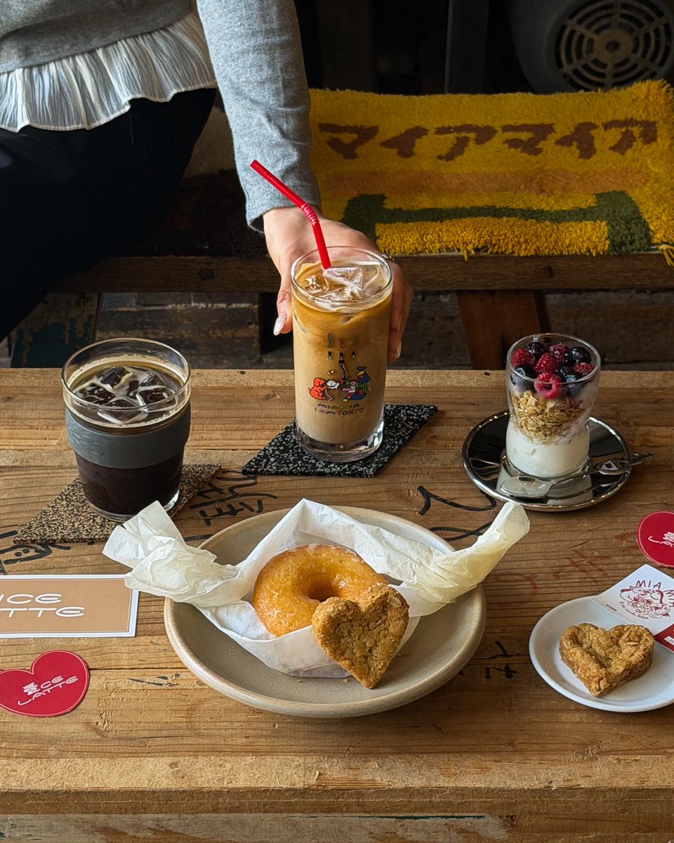 taguttyyy's tweet photo. もうほんとに何度行ったか分からないぐらい
お気に入りすぎる蔵前の"MIAMIA"☕️🍪🤎
ハート型のアイスサンドがマジで可愛いし
暑い今の時期は何回でも食べたくなる🍨
クッキーもハート型だしホスピタリティが
素晴らしくてこんなに楽しいお店滅多にない！
夜まで営業してるし次は夜も行かないとだ🌙 https://t.co/QDYI5Sd9CK