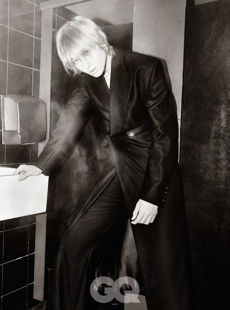 auroraa_ls's tweet photo. @GQKOREA @YSL @cortis_bighit Martin brings modern sophistication to the GQ cover in Saint Laurent.  #martinxsaintlaurent  #martinxsaintlaurentss27 https://t.co/rmPk1uT6J6