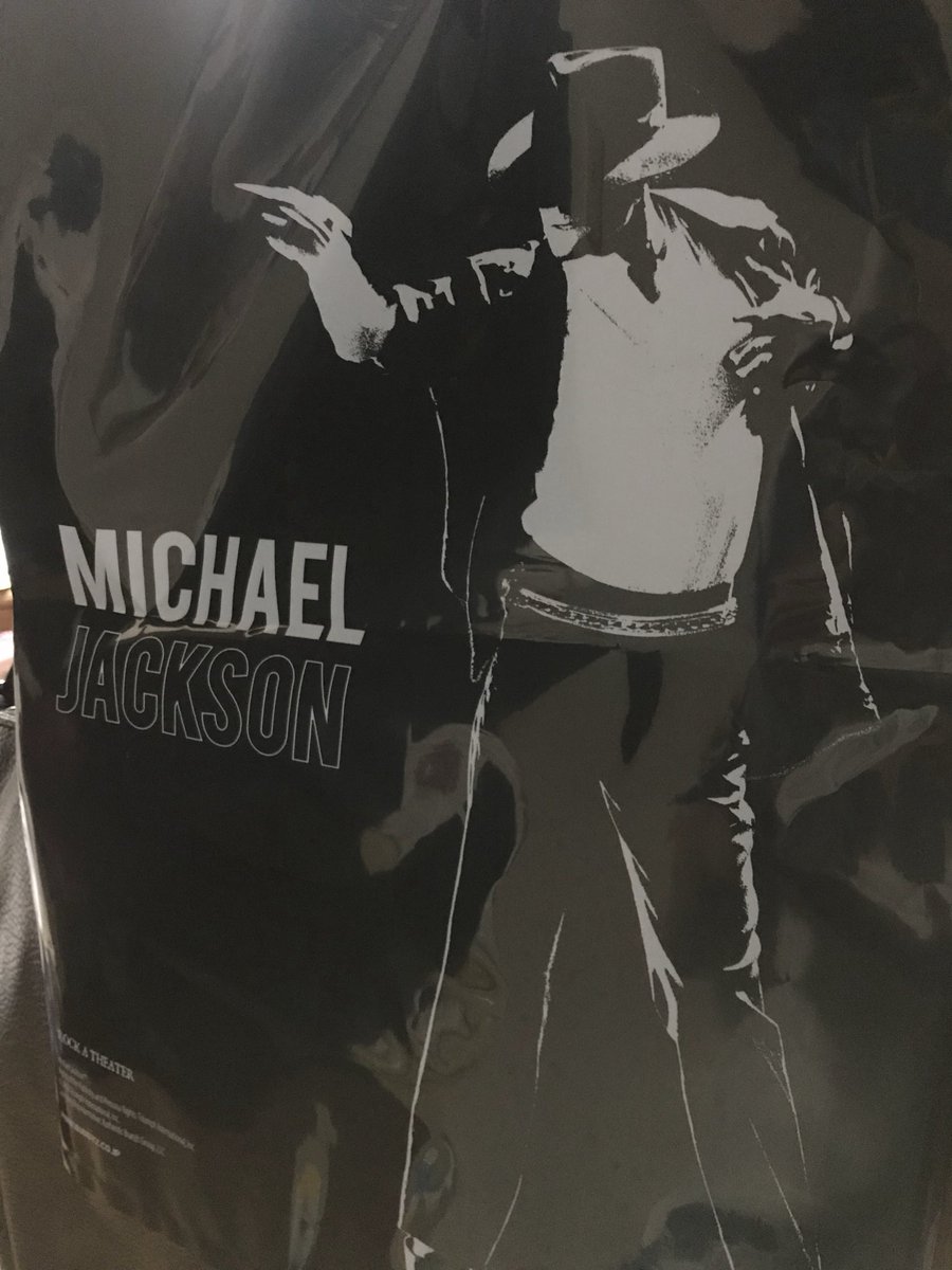 sato_poc's tweet photo. 映画Michael見てきました🖤
ストーリー関係なく
東山さんがどんなにマイケルを好きで研究していたのか見るほどに伝わってきて(勝手に)パフォーマンスに釘付けでした🕺
＃東山紀之 
＃michael
それからエンタメの世界で家族を背負うこと事務所に入ってからこれまでの苦難に思いを馳せるなど🥺 https://t.co/2XObnXEb2B