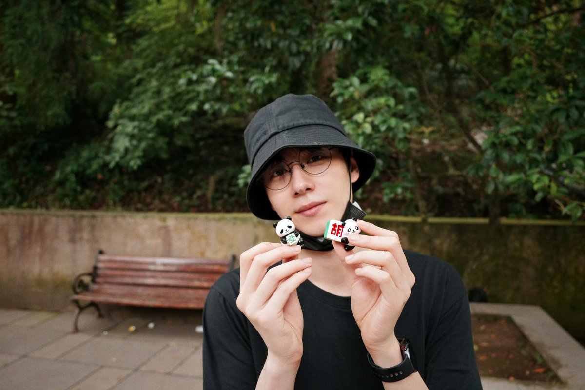 MJhuyitian's tweet photo. ธรรมชาติกับคนหล่อช่างเข้ากันจิงๆ🤍🤍
#หูอี้เทียน #huyitian https://t.co/sJHG66dQUA