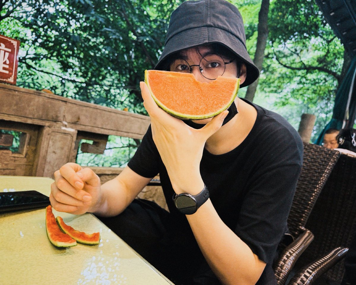 MJhuyitian's tweet photo. ธรรมชาติกับคนหล่อช่างเข้ากันจิงๆ🤍🤍
#หูอี้เทียน #huyitian https://t.co/sJHG66dQUA