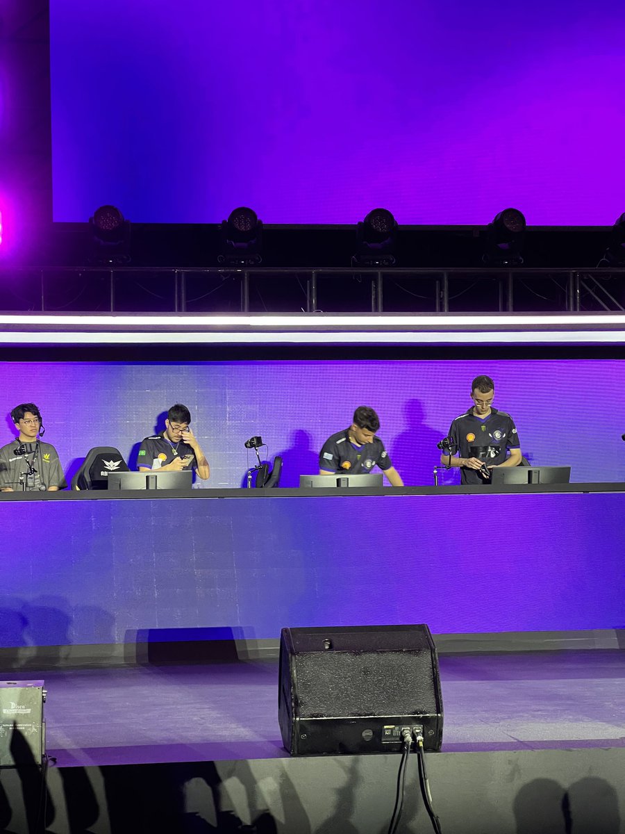 JuliaZyue's tweet photo. Let's go 9z！！！You will be champion!@9zTeam https://t.co/Y4XjPAVpXC