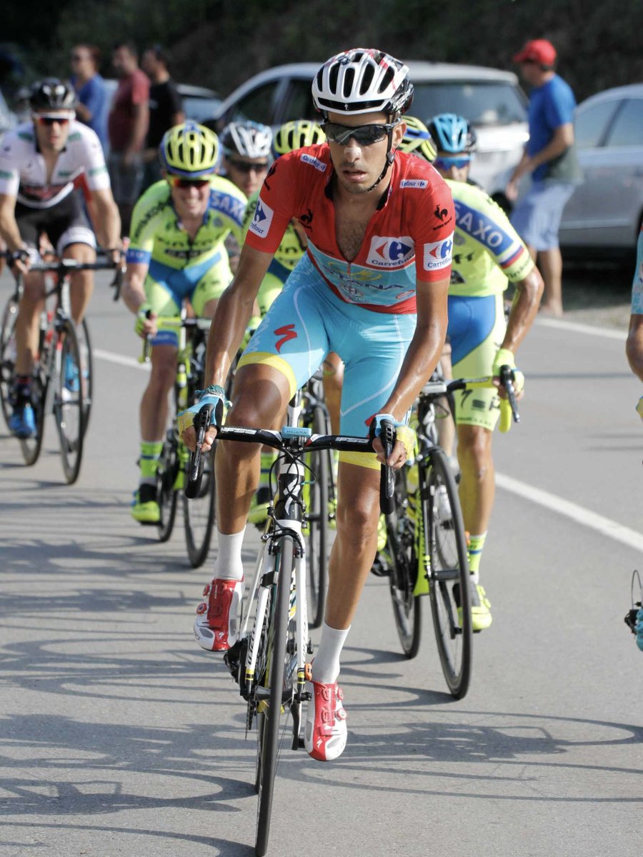 lavuelta's tweet photo. Happy birthday @FabioAru1 🎉 🇮🇹

The winner of La Vuelta 15, who won us over with his everlasting smile and gave us unforgettable moments in the mountains 🔥

¡Feliz cumpleaños, Fabio Aru! 🎉 🇮🇹

🏆 El campeón de La Vuelta 15 que nos conquistó con su eterna sonrisa y nos regaló momentos inolvidables en la montaña 🔥