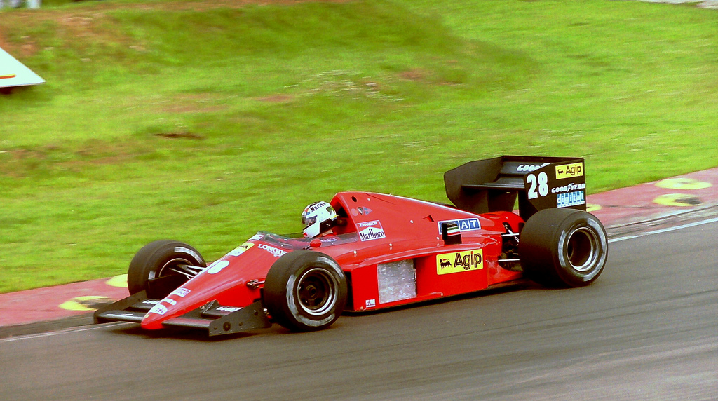 grimwade_81's tweet photo. @f1_headassery Ferrari F186 https://t.co/TtBnHMc4Au