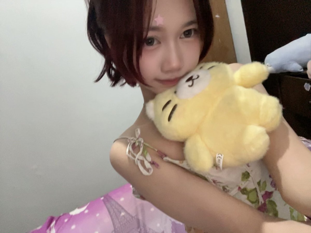 keyrawriee's tweet photo. imutan aku atau bonekanya?🤓💗 https://t.co/cevTIfVLWK