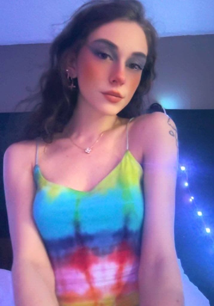 Lavdfe0420's tweet photo. Who’s up rn I’m selling >.< 
Deals for 40 I’m selling all morning dm me 

cuck dom cuckold #wankchat #nsfwtwt bop #goon #horny nsfw sub #bbc bnwo bwc #petite submission hardkinks #ddlg exposed slut tele Luna420sells 4200friendly
Deals today toooo https://t.co/iEq4rGj06y