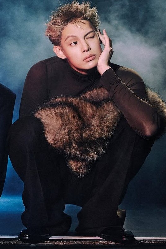 zhaoyufancokr's tweet photo. after seeing these photos, i seriously have no words. heʼs insane. https://t.co/6RbAr4Lozb