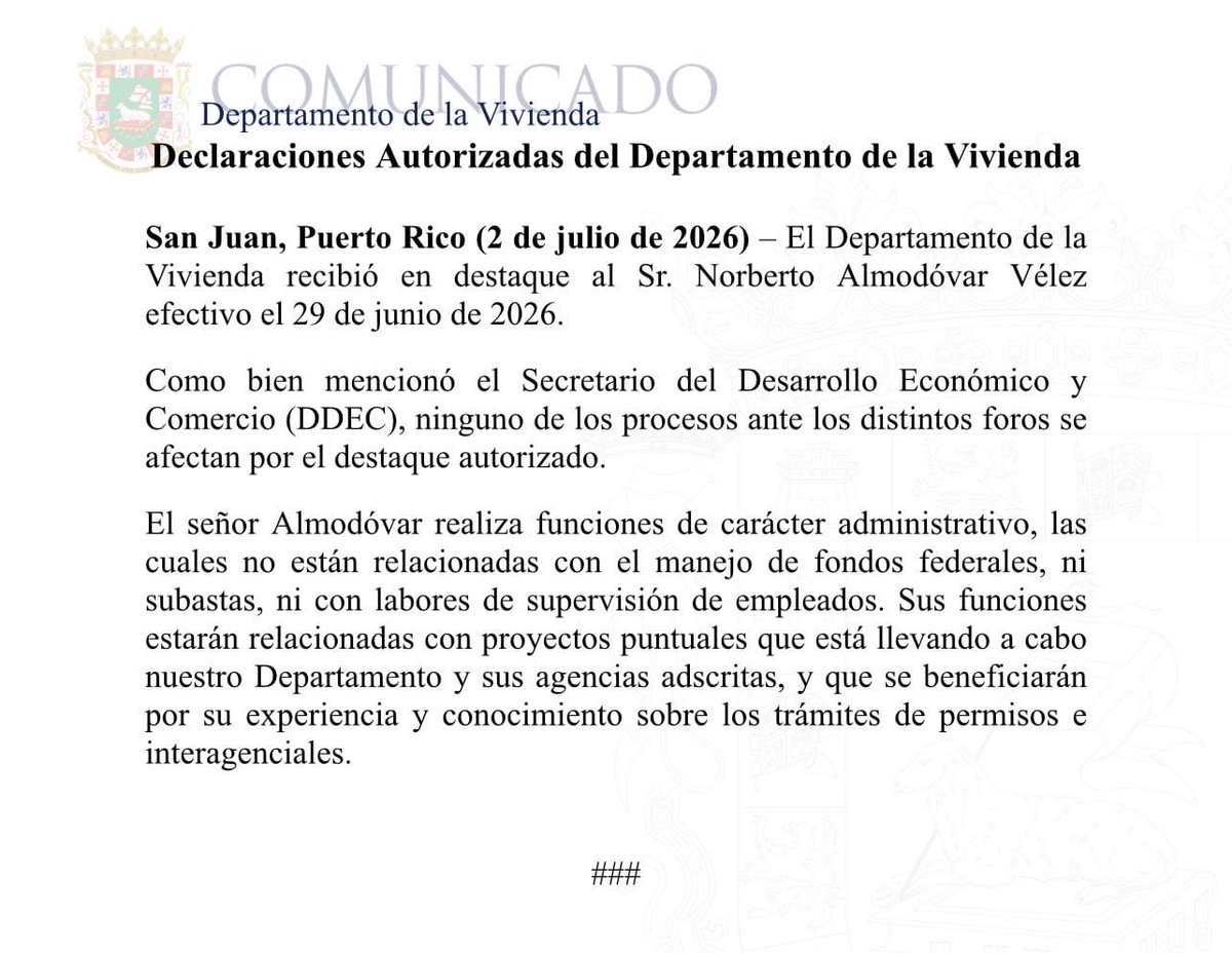 Bonita_Radio's tweet photo. El @DeptVivienda confirmó en la tarde de ayer que el ex secretario de @OGPEPR Norberto Almodóvar fue colocado en esa agencia tal y cómo lo adelantó en exclusiva este medio. 

El contratista y portavoz de la campaña de la Gobernadora, Jenniffer González en medios tradicionales y ex secretario del Departamento de Estado de la administración de Wanda Vázquez Garced, Raúl Márquez  Lebrón, dijo ayer que Almodóvar “no está inhabilitado para ser servidor público”.

Almodóvar y su ayudante especial, Charlene Newman son investigados por dos fiscales de la Oficina del Fiscal Especial Independiente por intervención indebida en el proceso de adjudicación de un contrato pagadero con fondos federales. 

En su confirmación de que el también Abogado está “destacado” en Vivienda, la agencia alega que el funcionario no tendrá a su cargo el manejo de fondos federales. 

Vivienda hace silencio de que Almodóvar será ayudante del sub secretario, Carlos Olmedo, quien técnicamente dirige la oficina que administra los $10mil millones en fondos federales de la recuperación. 
#gobierno #pnp #puertorico