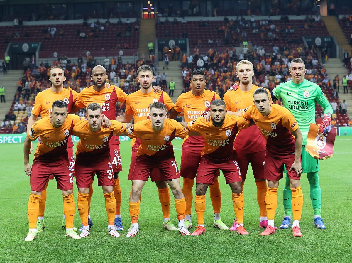 gecuberk's tweet photo. Alnımız ak, başımız dik.
2021-22 sezonu şampiyonu GALATASARAY 🌟🌟🌟🌟🌟
#Hedef28 https://t.co/CIy8Fe42aq