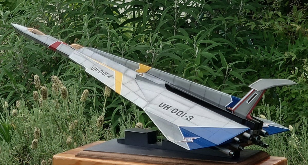hiro_cyber's tweet photo. フジミ　1/72
ウルトラホーク１号
飾り台をフルスクラッチ
先日、完成した作品を自然光で撮影しましたよ。📸
#フジミ #ウルトラホーク１号 https://t.co/yGa9tGpfDt