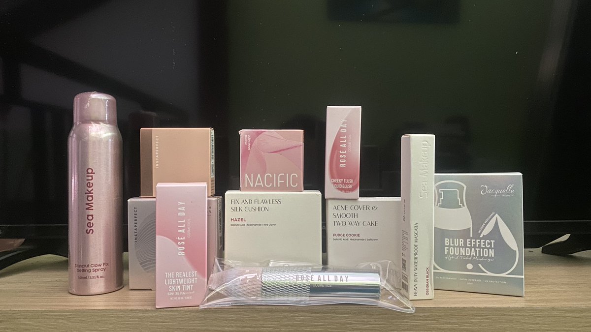 pyramddsfranko's tweet photo. WTS 

🛍️ Kategori
cushion twc foundation skintint liquid blush blush on mascara setting spray brush 

🐝 Merk
Jacquelle Sea Makeup Instaperfect Rose All day rad Nacific

🍊Sudah full oren dan bisa bayar COD
📍 Sidoarjo https://t.co/9t8rZzrLKf