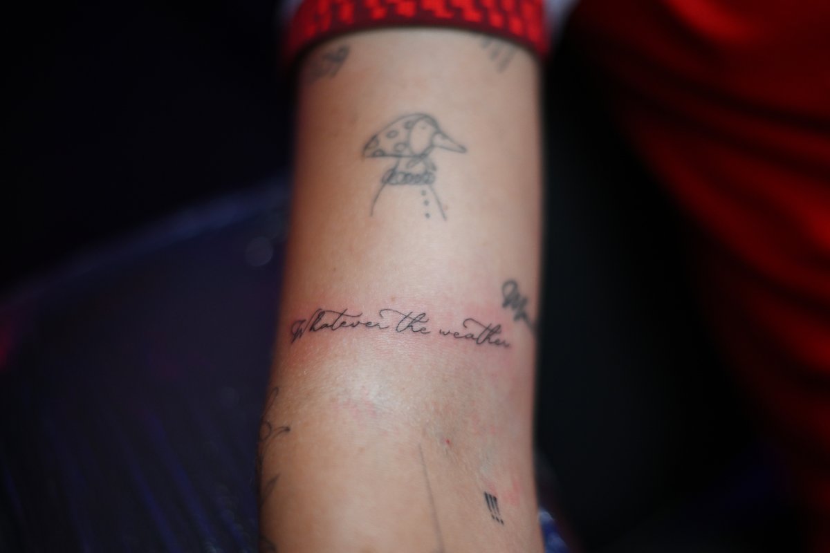 ArsenalWFC's tweet photo. The ink is finally dry 💪

🖋️ Ruby at Fine Line Hearts Club ❤️ https://t.co/v71jdwBzcP