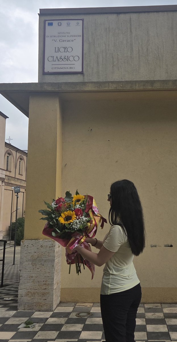 ritasixxx's tweet photo. Finally freee, and the history professor searched up online Joost because i talked about the concert :P https://t.co/2QfL957F9l
