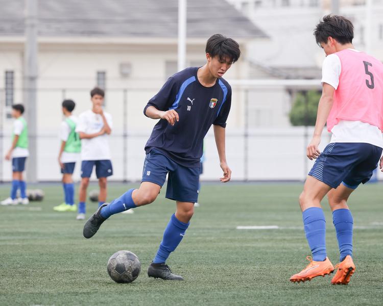 yansaka_jp's tweet photo. 🔵 #近大附属 🔵

🗣️『覚悟を決めてサッカーに取り組んでいる』

体重増とトレーニングで進化。
川西啓斗が全国の舞台で真のエースを目指す✍️

🔗https://t.co/FgJFyFeqC3

@osaka_kinki_fc 
#高校サッカー https://t.co/NBHjPCNaxJ