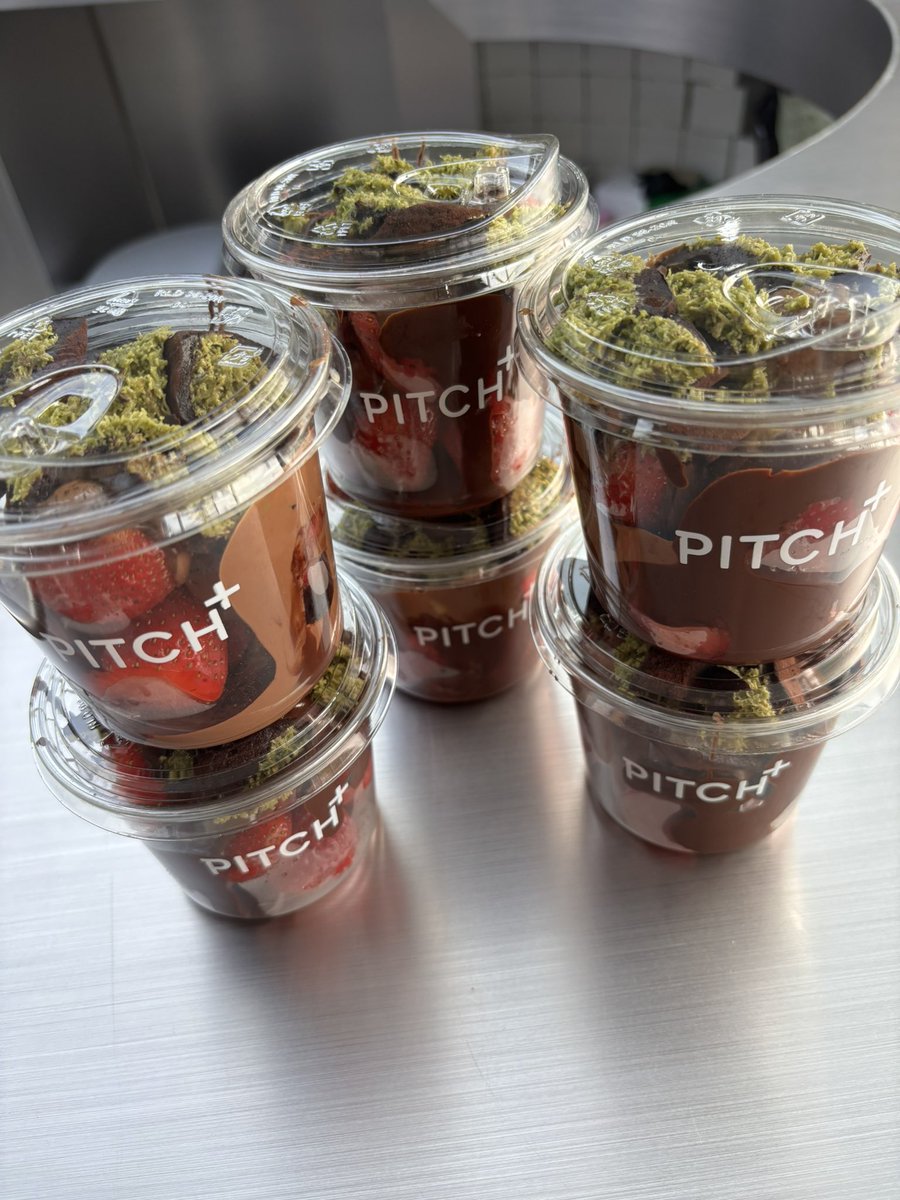 yash_tip's tweet photo. yuu yg mau jastip pitch fx sekarang🍓❤️‍🔥🤎 fee💸✌🏼🤌🏼k/pcs yaa https://t.co/feNkRO1OK1