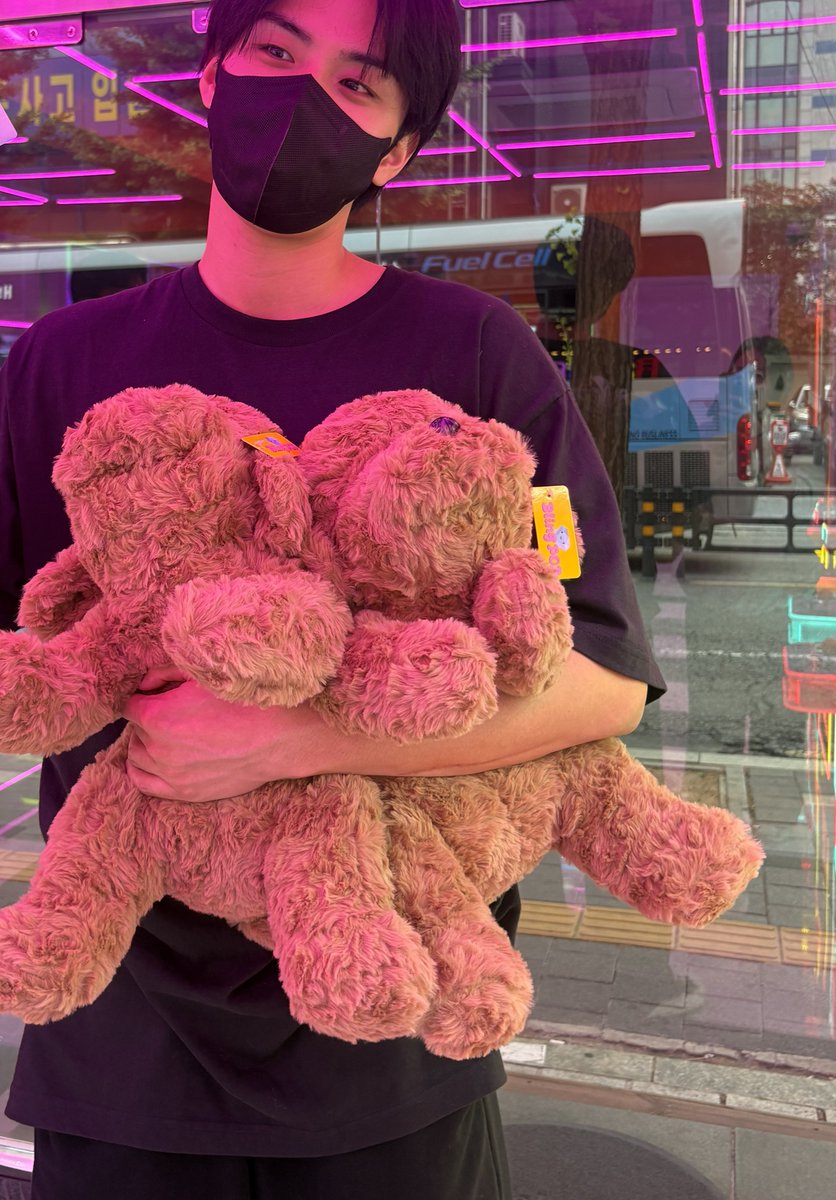 ddiqou's tweet photo. 누가강아지지? https://t.co/i0t9FlNSOw