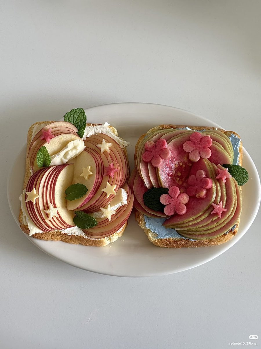 lunecrumbss's tweet photo. whimsical breakfast https://t.co/GsCfkcDFcK