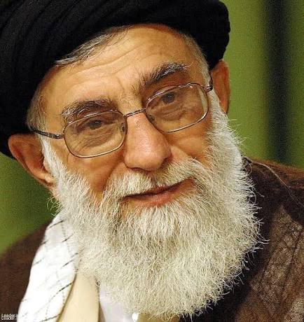 malakehbahar's tweet photo. غمت در نهان خانه دل نشیند
به نازی که لیلی به محمل نشیند
#باید_برخاست
#قائد_امت https://t.co/tKbiMtRezX