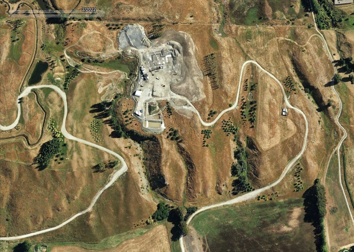 smithkstead's tweet photo. if you want to know who the new zealand state is really catering to right now, these are satellite images between 2021-2026 of a property 20 mins northeast from queenstown and 4 mins from arrowtown https://t.co/mTl89WR4B2