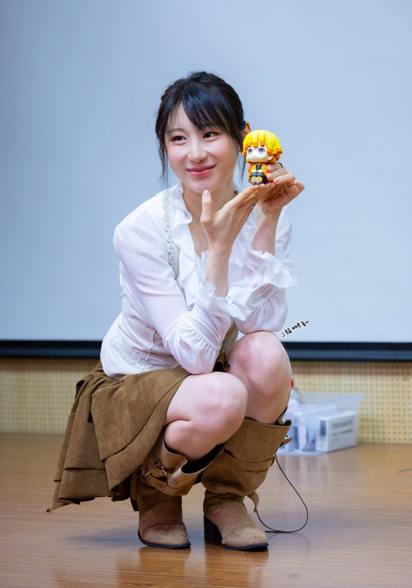 Smile_Jjaeyon's tweet photo. 20260627 케이팝투게더 팬싸

나 이거 이름 알아! 라면서 신이나서 캐릭터 이름 말해줌 ㅋ

#이채연 #LEECHAEYEON
#TILLIDIE #NTOTD #노티온플 #NoTearsOnTheDancefloor https://t.co/FDlY0imJFL