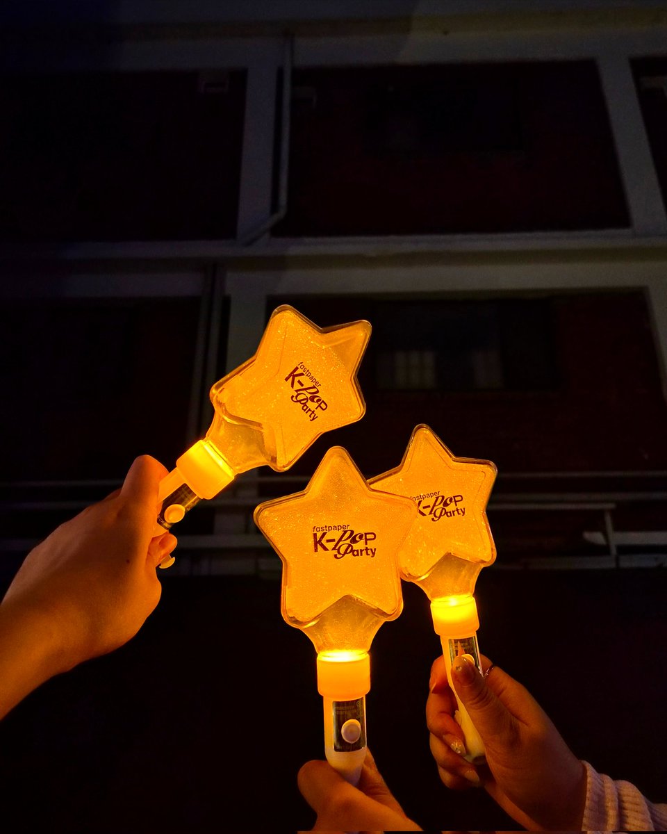 last1eaf_'s tweet photo. I ♡ k-pop https://t.co/QKM7vxwN3S