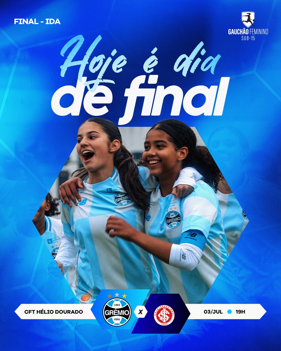 MosqueteirasOfc's tweet photo. HOJE É #DiaDeBase! 🇪🇪 É #Grenal, é final e o primeiro capítulo desta decisão será em casa. Com 100% de aproveitamento, vamos entrar em campo para seguir honrando o manto e buscar esse tricampeonato. Contamos com teu alento, a entrada é gratuita. Raça e força nestes primeiros 60 minutos, #Mosqueteiras #Sub15! 
🆚 Internacional
🏟️ CFT Hélio Dourado
⌚️ 19h
🏆 #GauchãoFemininoSub15 #BaseGremista
🎫 Entrada GRATUITA
📺 https://t.co/HbXAfWq0Lc