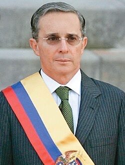 criticolombia3's tweet photo. Feliz cumpleaños a mejor presidente en la historia de Colombia @AlvaroUribeVel https://t.co/CbNgZtEAFa