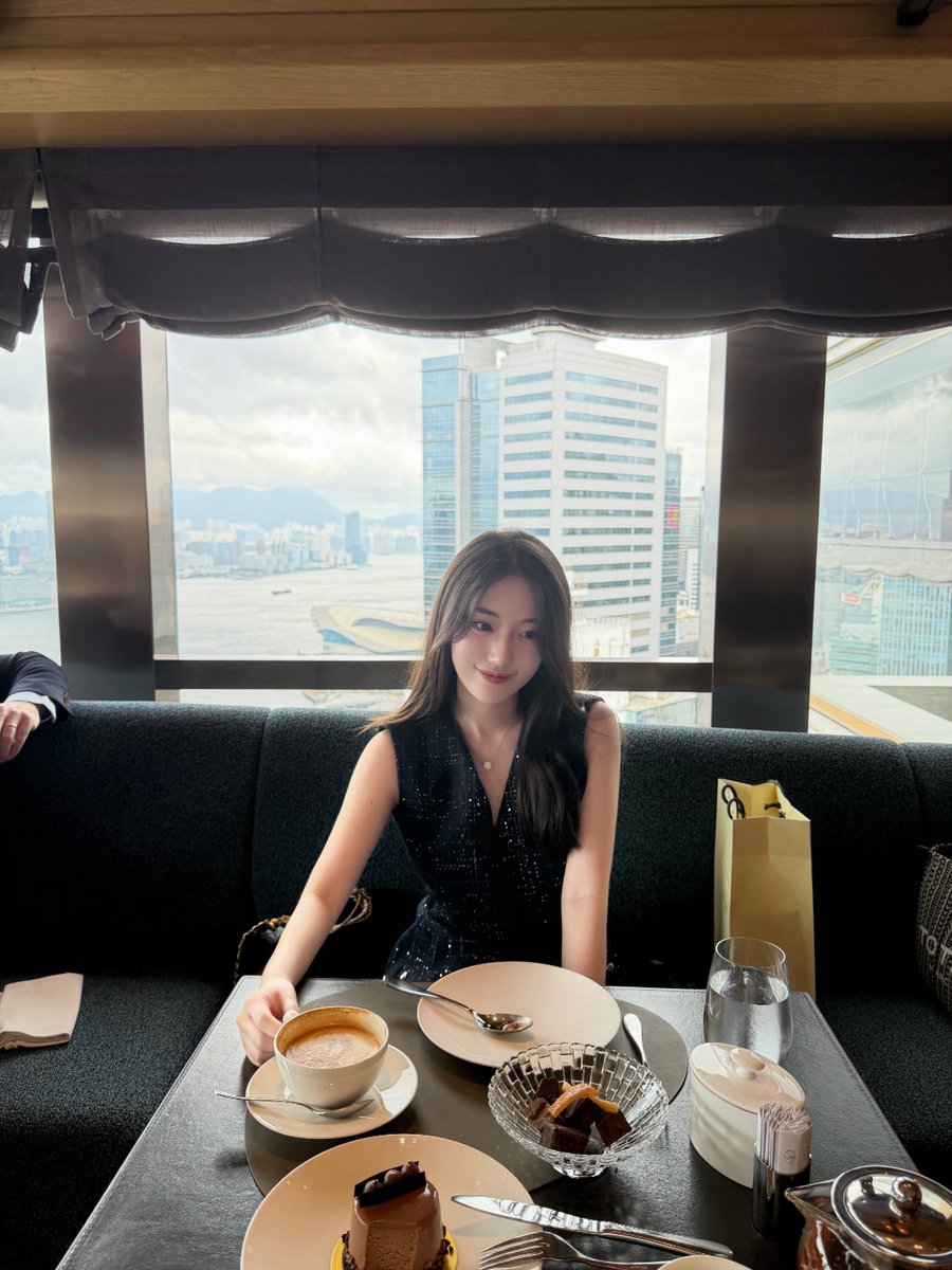Krystal77277428's tweet photo. The American Club小聚🍾 https://t.co/CtwoiYpz51