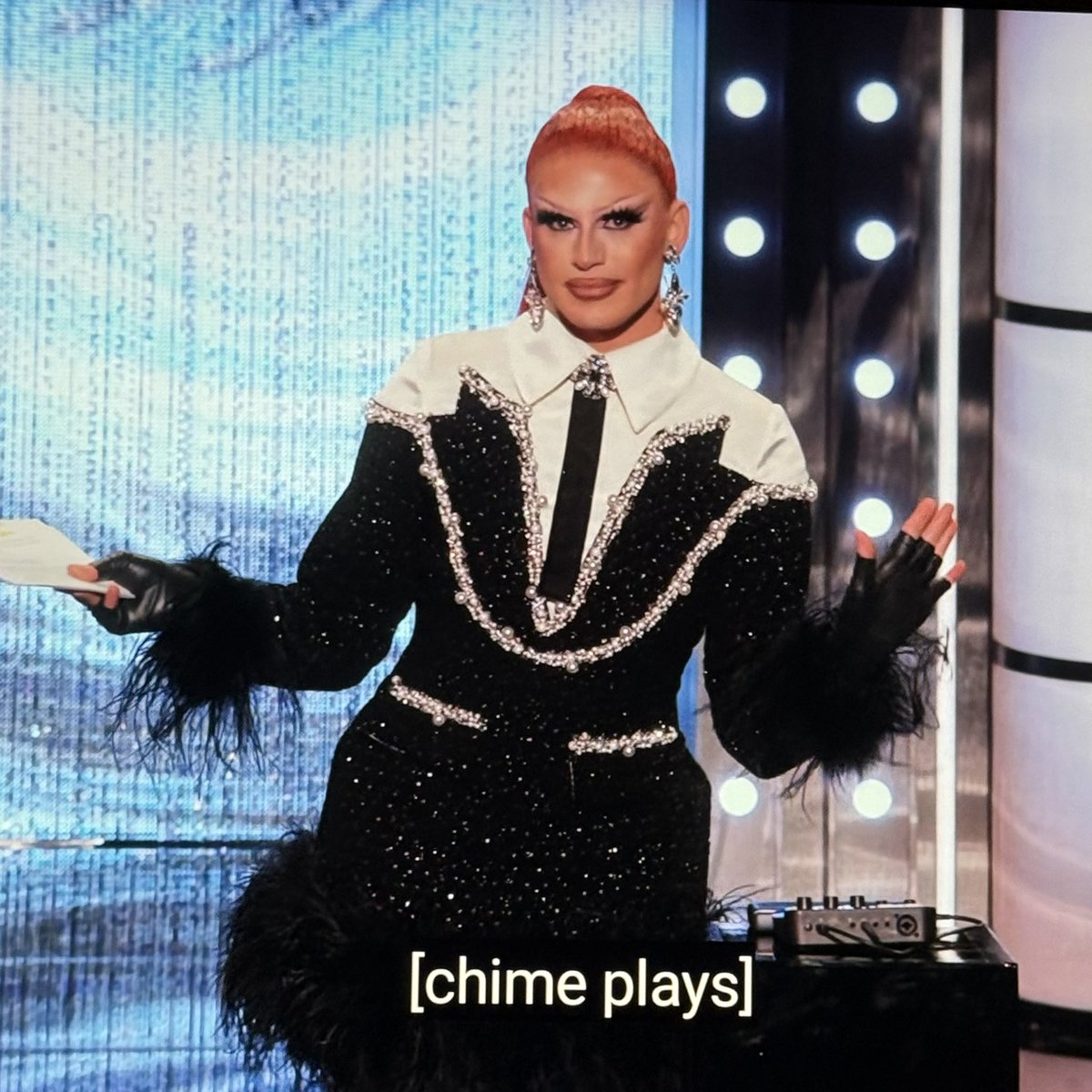hollyy_eve's tweet photo. a duo i just made up #dragrace https://t.co/0cWVhWTQmV
