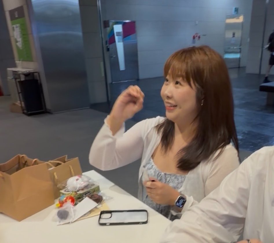 summerxoooes's tweet photo. 둘셋 민경 사랑해~~♥ https://t.co/bobdcdRoOk
