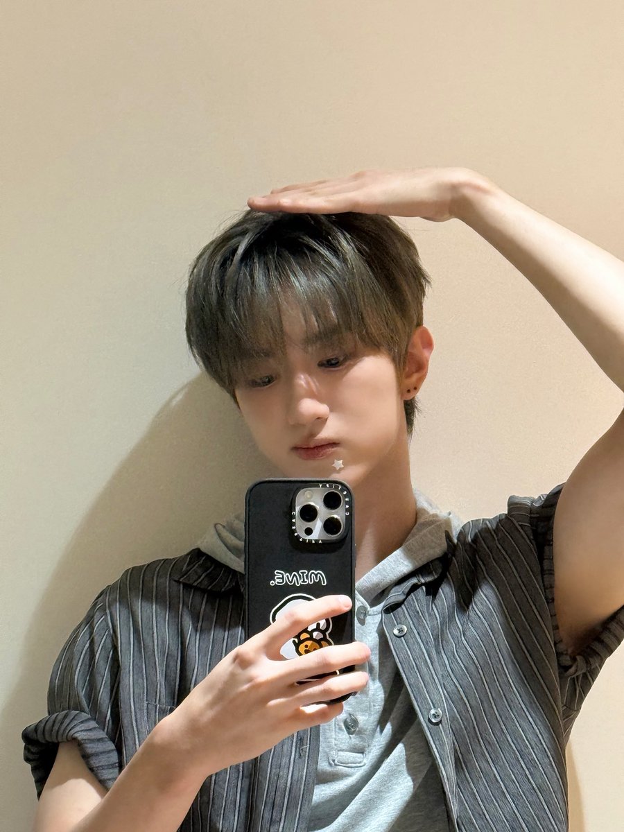 YOUNITE_twt's tweet photo. 내 꿈 꿔🤍

#경문 #KYUNGMUN https://t.co/8senX2vdRd