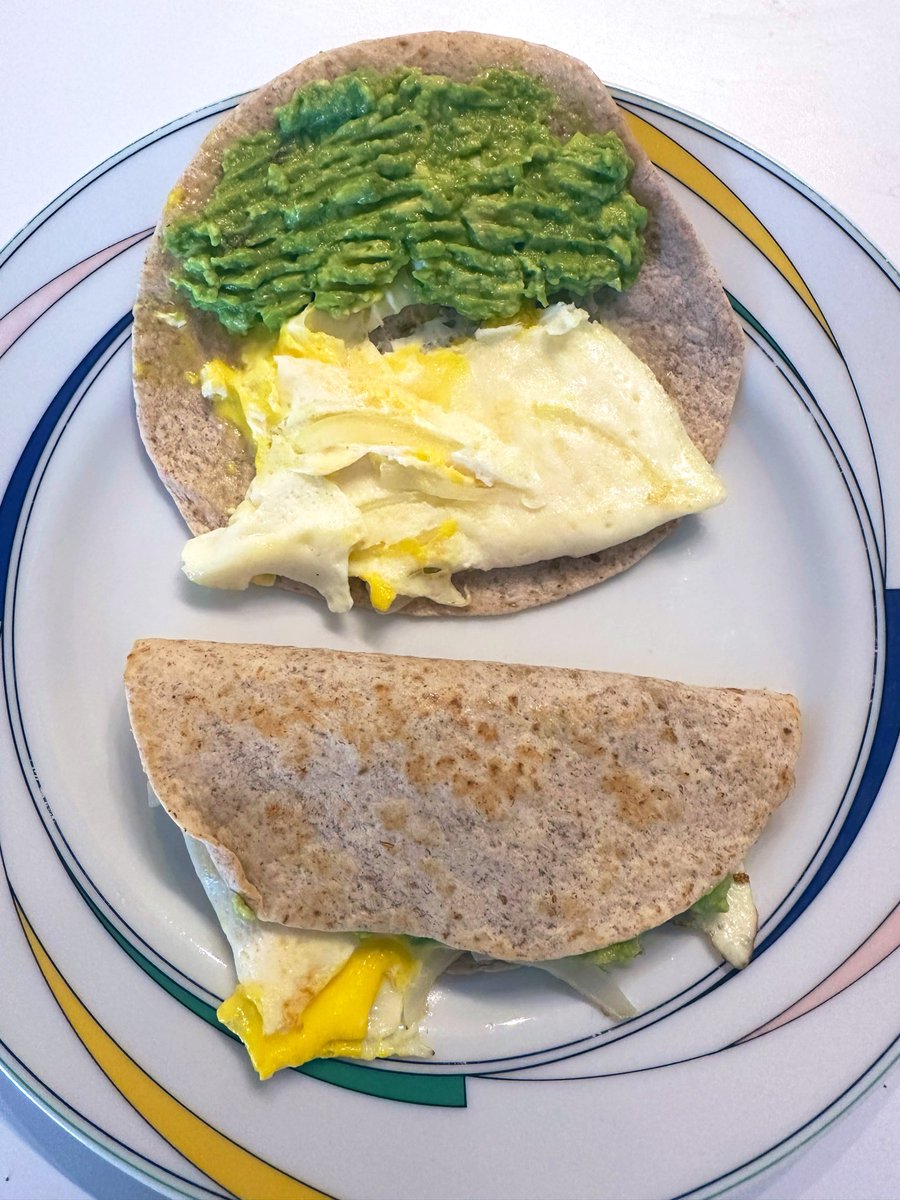 free_style_chef's tweet photo. Breakfast tacos with fried egg & mashed lemony avocado. Itโs a happy morning!
#brekkie #tacotime https://t.co/oGV1sQT1vW