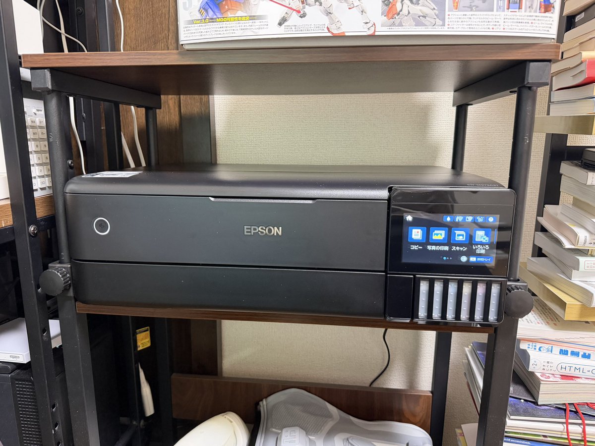 ryo_kgo's tweet photo. 複合機なんか妙なところにシンデレラフィットしてくれた。
店員さんと話が弾んで勢いでA3ノビ対応の買っちゃったけど、写真印刷楽しくてヤバいな！（コストが） https://t.co/yPQp9r807d