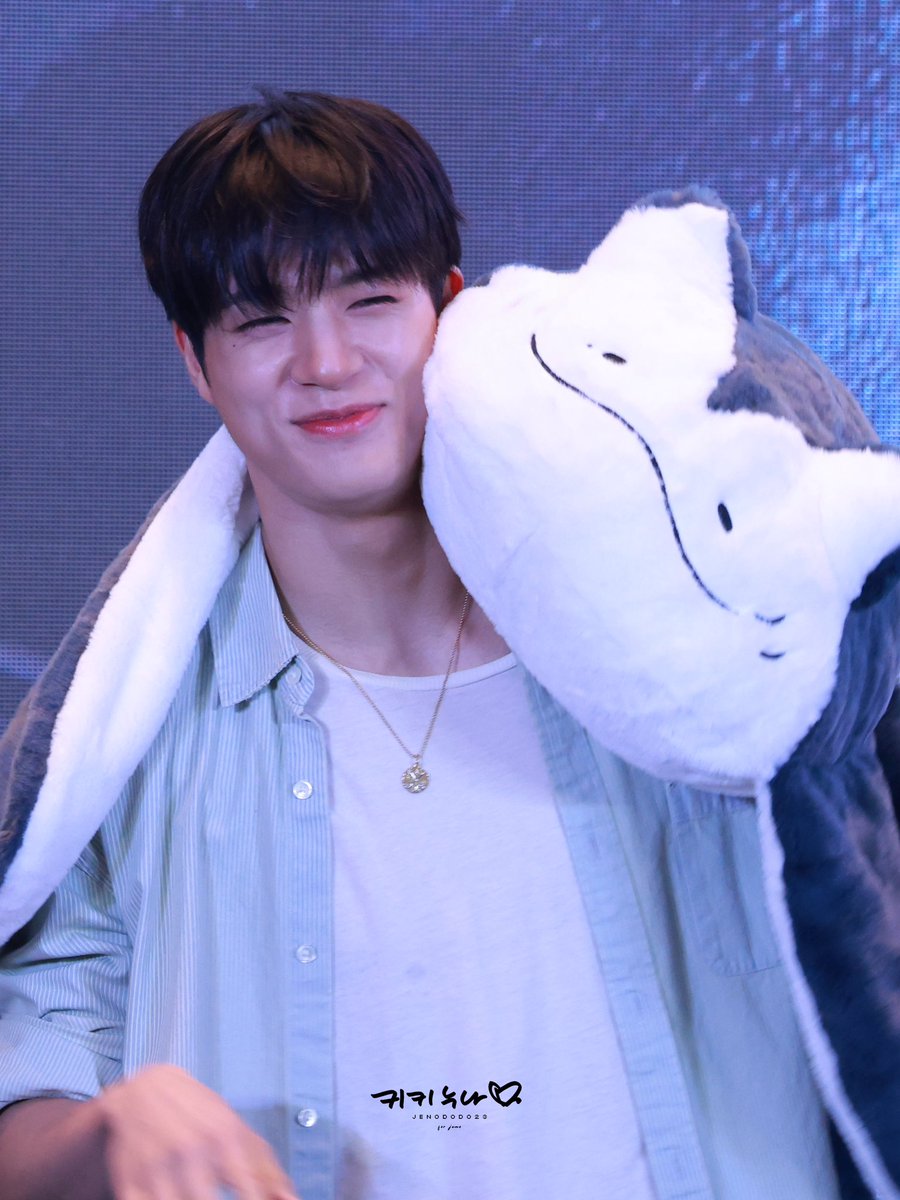 jenododo23's tweet photo. 260703 자카르타 팬싸 

#제노 #JENO https://t.co/2QG2HSxyit