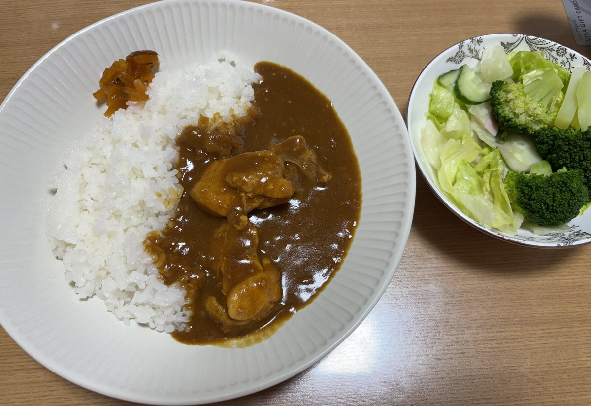 tk_mdh_lf's tweet photo. 金曜はやっぱりカレーがいいよね〜 https://t.co/icUPT1LhHC