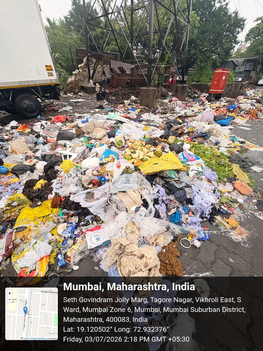 ShravaniDudhe's tweet photo. Massive garbage accumulation at Group No.5B, Tagore Nagar, Vikhroli East. Immediate cleaning is required as it is causing unhygienic conditions and inconvenience to the public. Kindly take prompt action.
@mybmcWardS @mybmc @mybmcSWM @TawdeRitu @MoHFW_INDIA https://t.co/ldbwyGcmZv