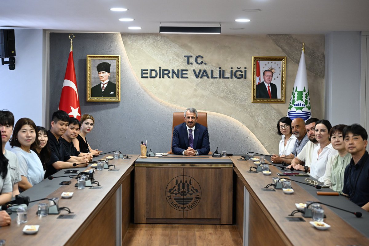 edirne_valiligi's tweet photo. 📍Türk Hava Yolları ile Trakya Kalkınma Ajansı iş birliğinde düzenlenen, Güney Kore ve Japonya pazarına yönelik “Mimar Sinan’ın İzinde” temalı tanıtım ve inceleme programı kapsamında ilimize gelen seyahat acentesi temsilcileri, Valimiz Yunus Sezer’i ziyaret etti. https://t.co/lQCWgWII1b